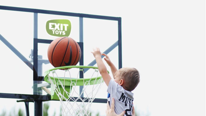 What are the differences between the basketball systems from EXIT Toys?